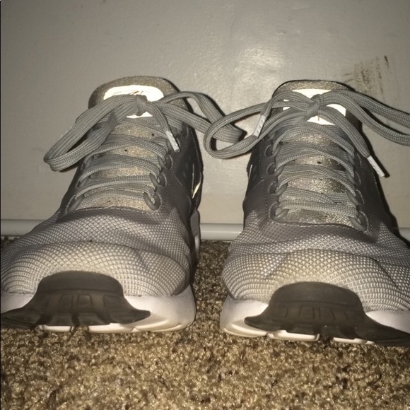 Air Max - Picture 2 of 6